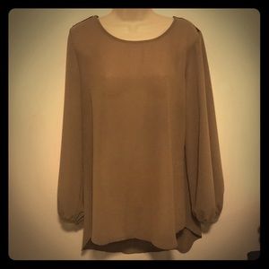 Long sleeve blouse only worn once !